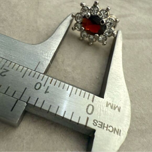 Vintage Red & Clear Rhinestone Cluster Earrings – Gold Tone Backing - Picture 8 of 17